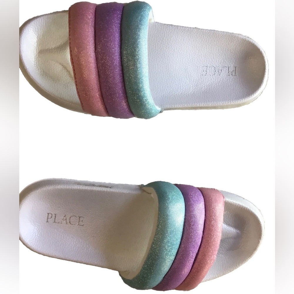 THE CHILDRENS PLACE Girls size 5 SLIDES NEW